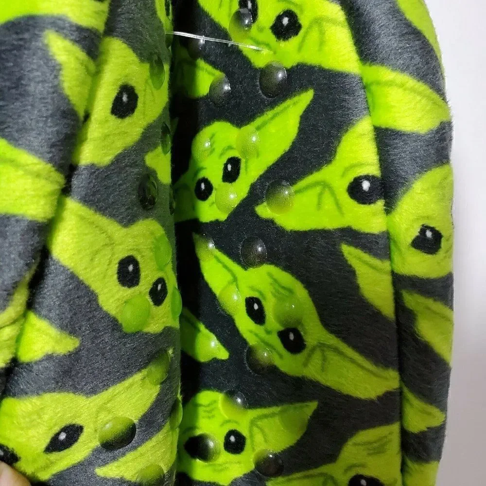 ‎Star Wars Mandalorian Baby Yoda Slipper Socks S/M